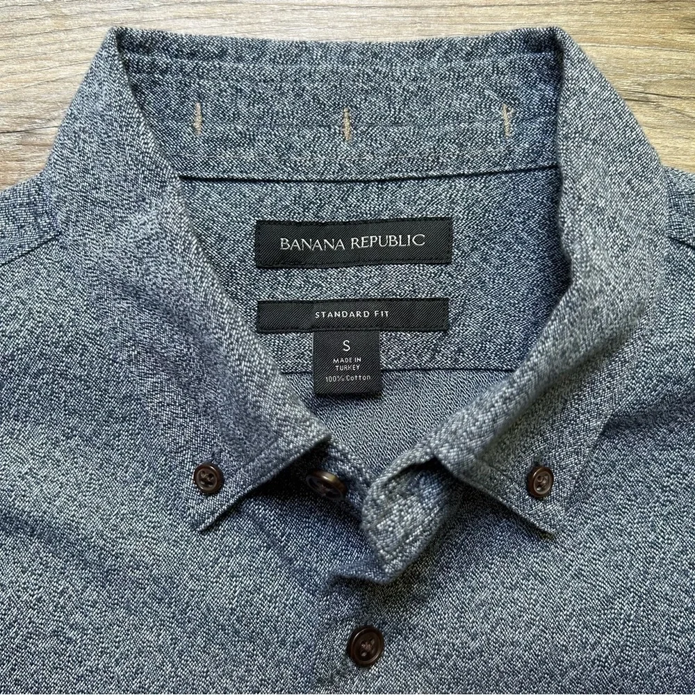 Banana Republic | Heavyweight Double Pocket Shirt in Charcoal Heather (Small)